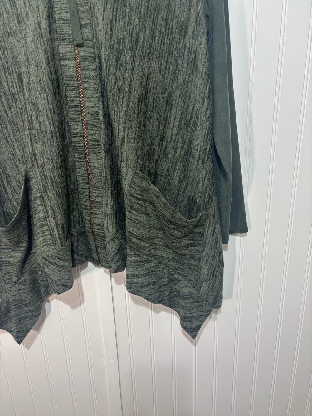 LOGO Lori Goldstein Green Zip Front Knit Cardigan Jacket Asymmetrical Hem Size L - Picture 4 of 11